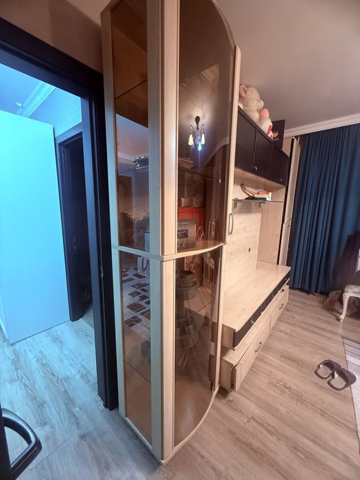 Шкаф для гостиной