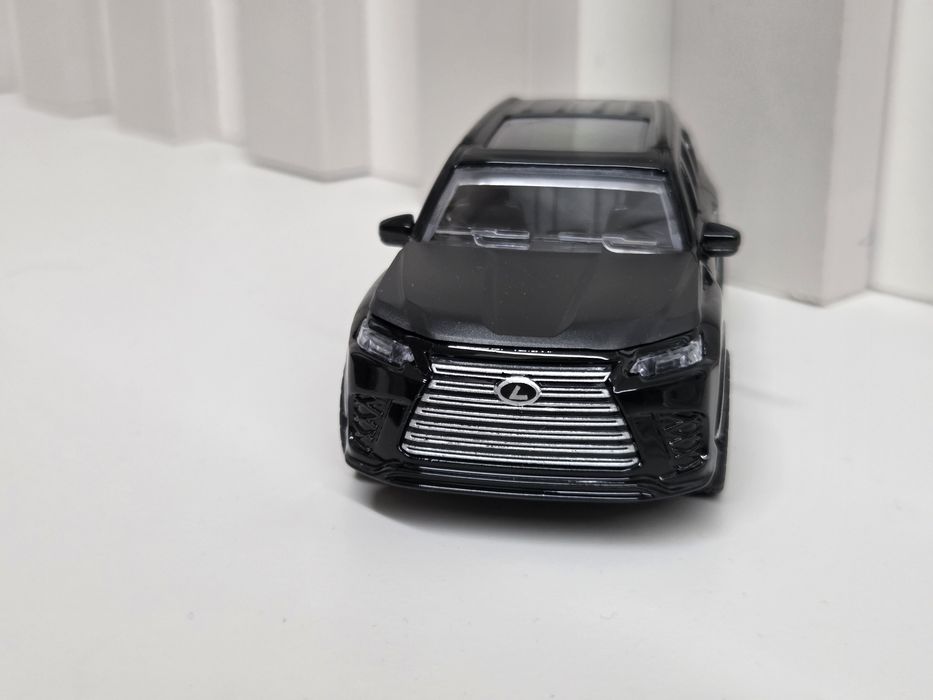 Игрушка машина LX600