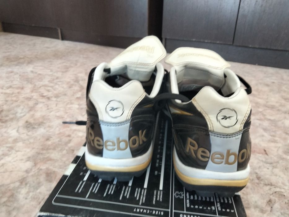 Продаю оригинал Сороконожки Reebok