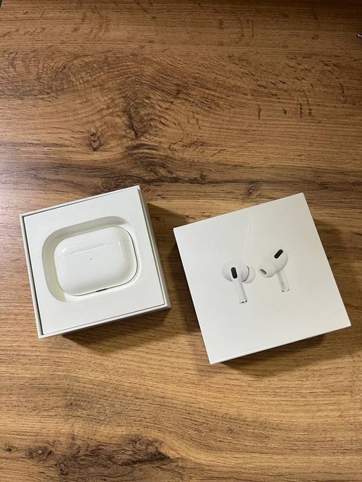 Apple AirPods Pro-полный комплект