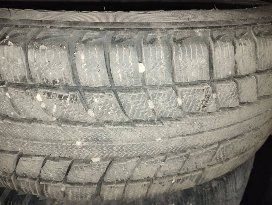 Зимний шины 225/65/177