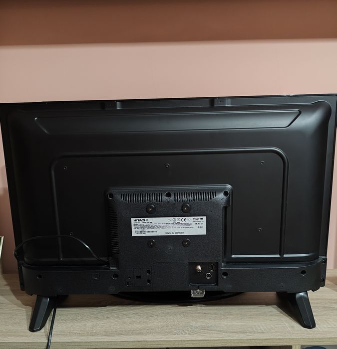 Телевизор HITACHI-81см.диагонал