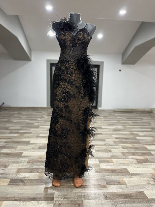 Офицялна  роклия