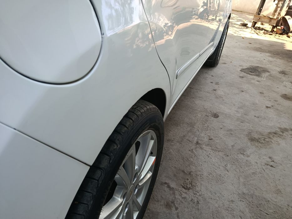 Mashina zoʻr katta matoʻr 5.30. Moy quyiladi