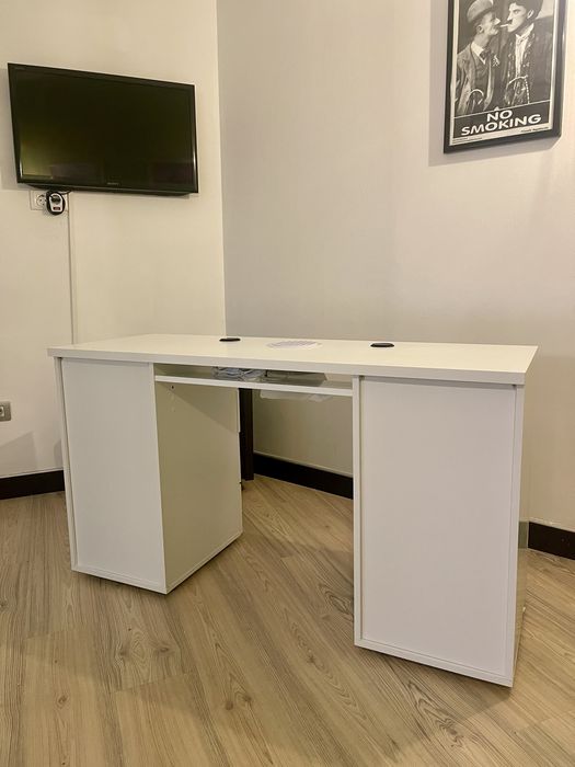 Masa noua manichiura cu sau fara aspirator!