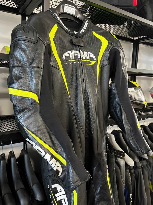 Кожен мото екип ARMR MOTEGI 2.0 Vented, UK42/EU 52- M/L,голяма гърбица