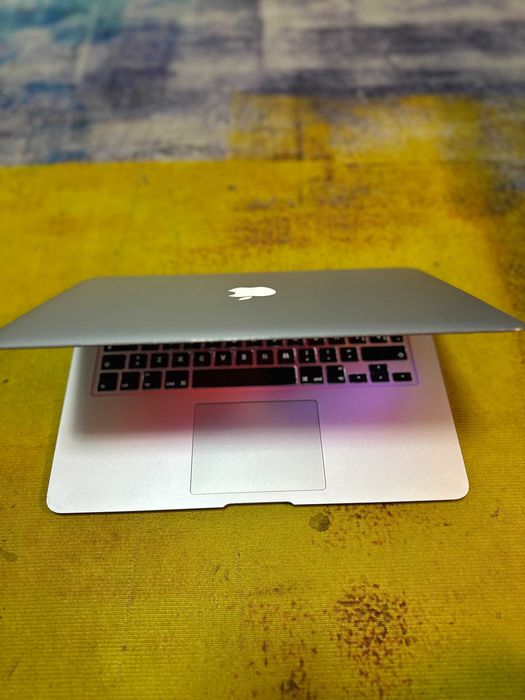 Macbook 2013, big sur, 932 cicluri, i5 , 4gb, ssd 128