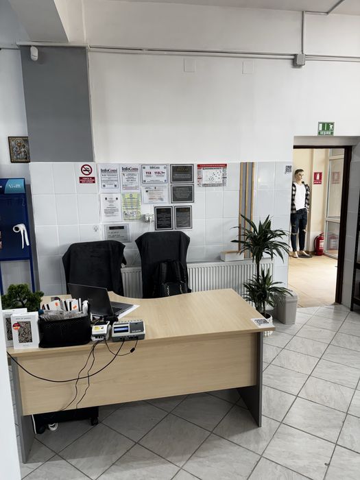 Vând afacere la cheie - Magazin haine Second-Hand funcțional