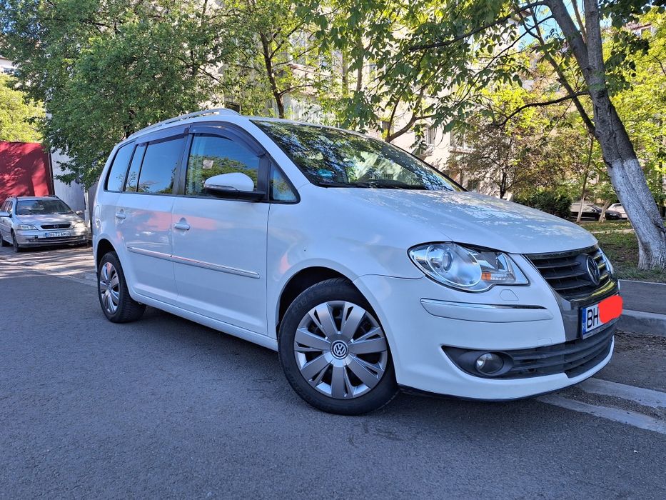 VOLKSWAGEN Touran 2010 — imagine 2