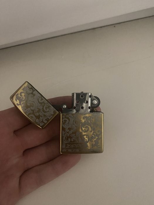 Зажигалка ZIPPO продам