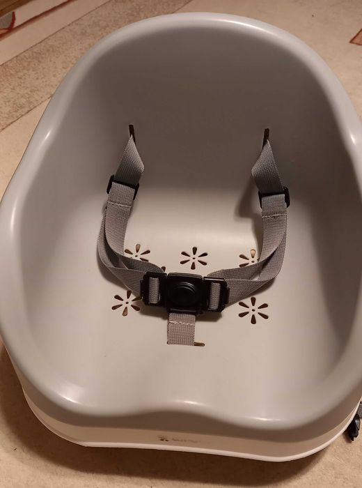 Повдигащо столче за хранене Lorelli