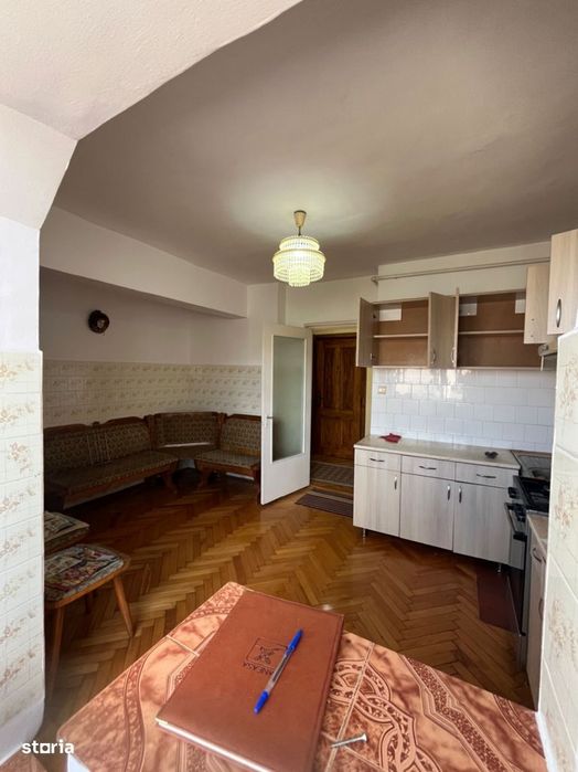 Apartament 4 camere 2 bai Central