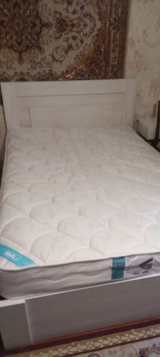 Мебель  2/х спальня кровать в отличном состоянии  новая