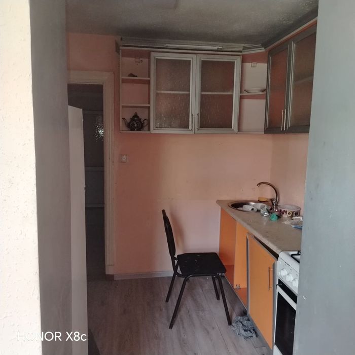 Dukent qo'rg'oni yo'l yoqasida nejiloy 1 etaj 2 xonali