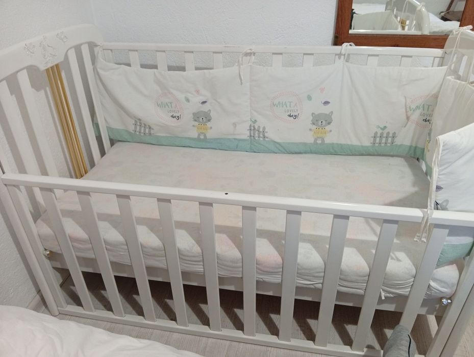 Продавам детско легло