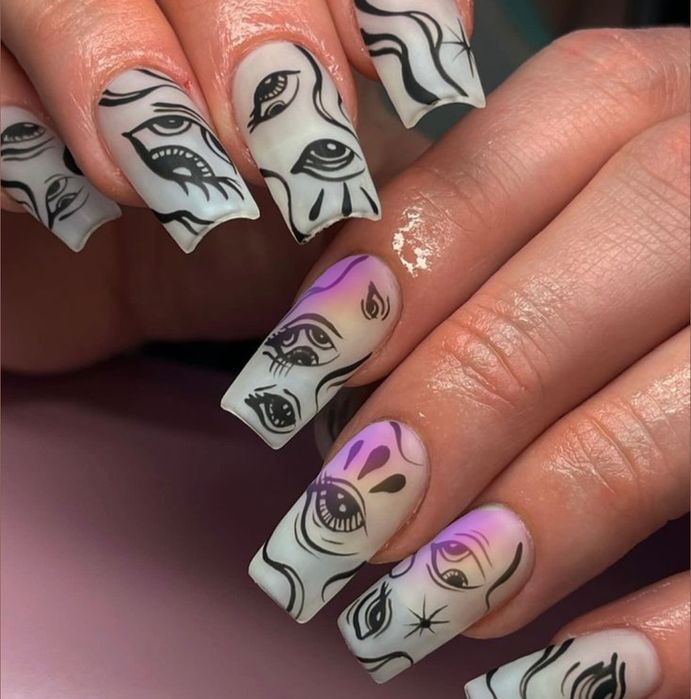 Модель на маникюр