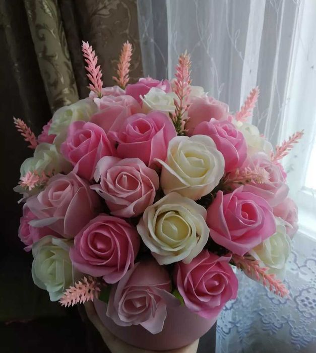 Buchete și aranjamente florale din sapun