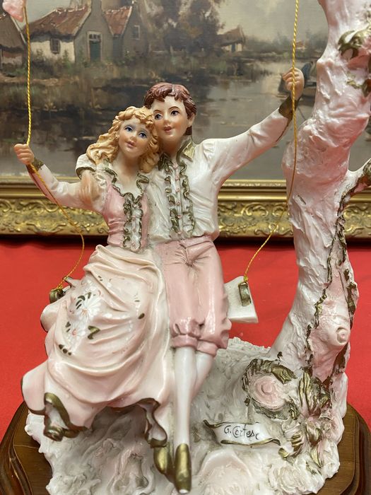 Италианска фигура от бисквитен порцелан от 1960 г capodimonte