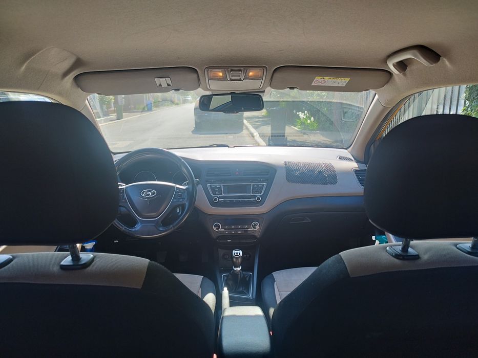 Hyundai i20.an 2015 - 158000 km  , avariat .