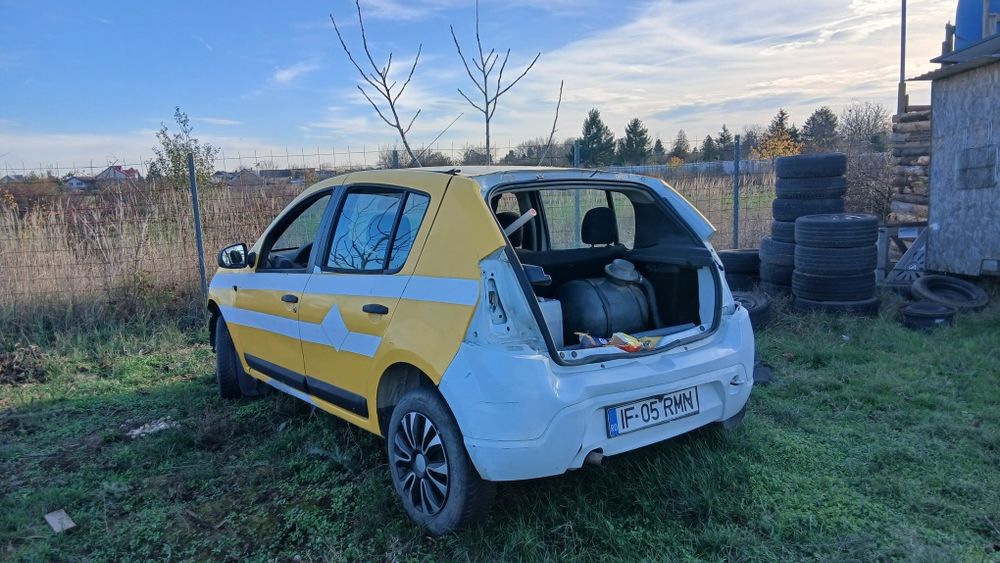 Use , stânga dreapta  sandero 1 stânga dreapta