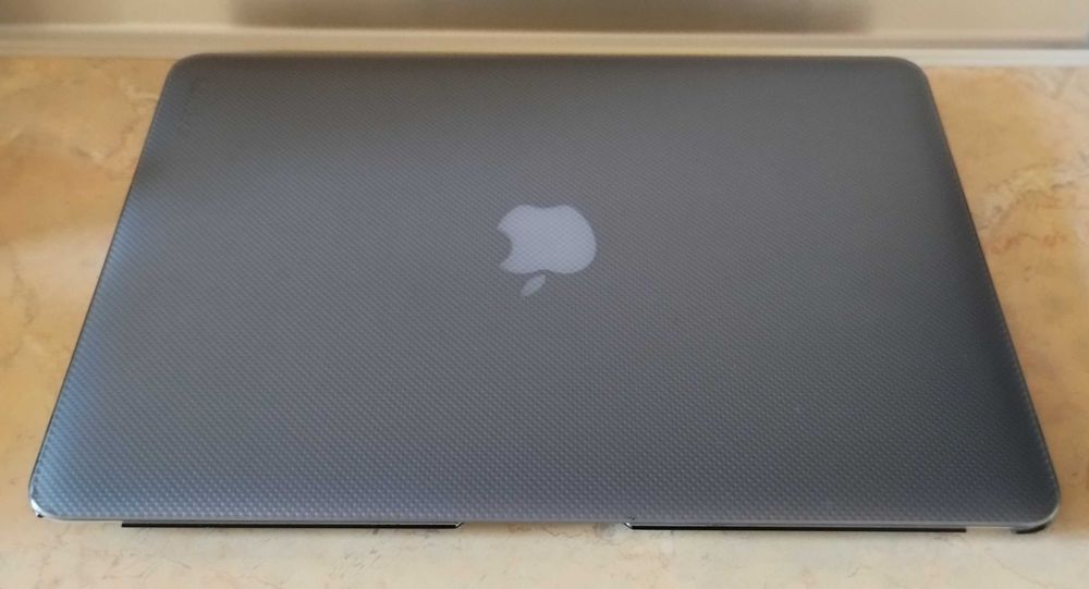 MacBook Air 13,3 инча (А1466) - пълен комплект (като нов) + подарък