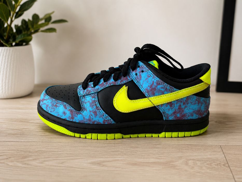 Vând sneakers Nike, model low-top