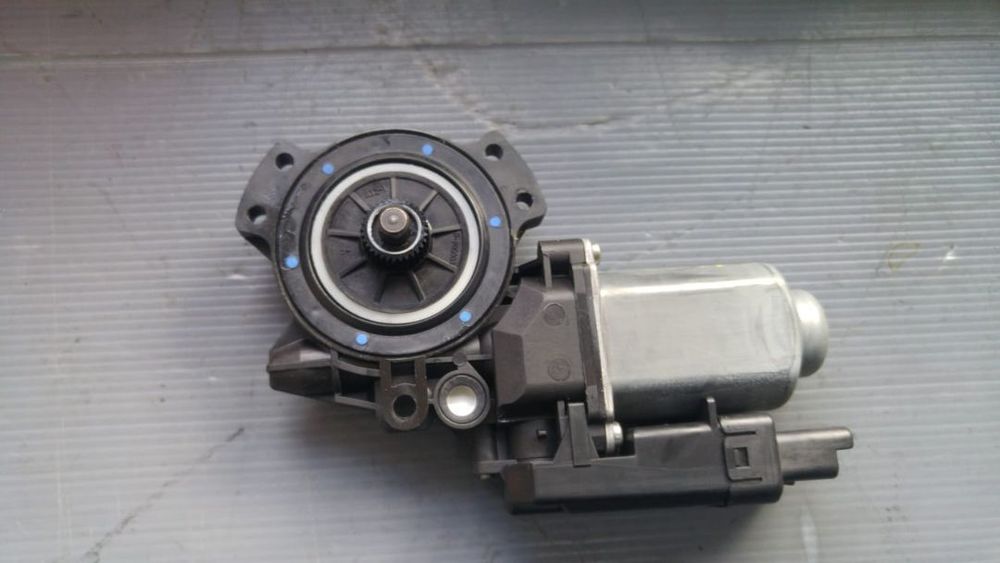 Motoras macara usa dreapta spate kia ceed facelift break 2007-2012 402058d