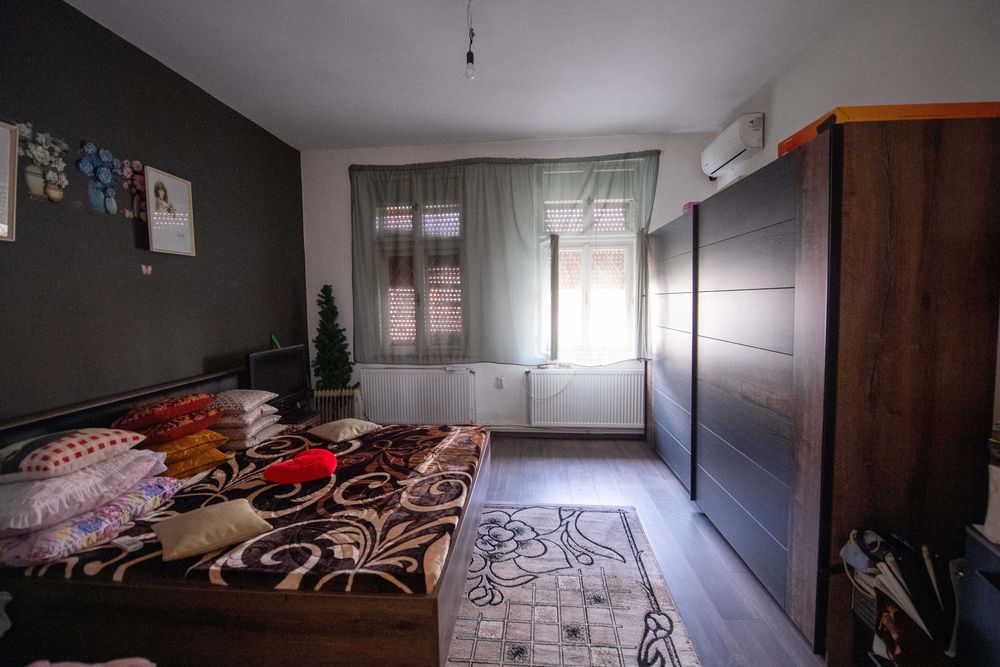 Casă de vânzare – Emil Zola, 2 CF, 1000 mp teren curte și grădină mare