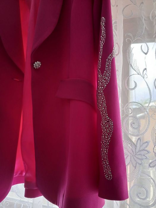Compleu fucsia deosebit