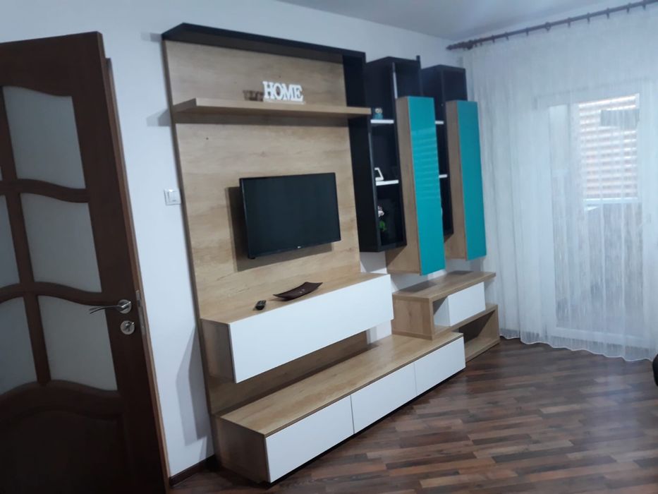 Inchiriez apartament 3 camere Dedeman etaj 4/4 FARA LIFT!!!