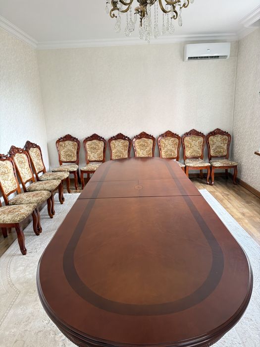 Продается стол со стульями