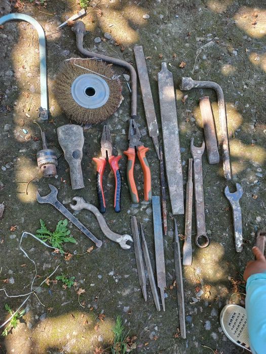 Инструменты продаю разные инструменты
