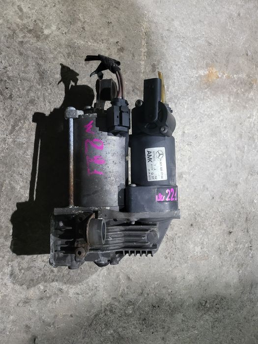 Пневмо компресор на Мерседес M221