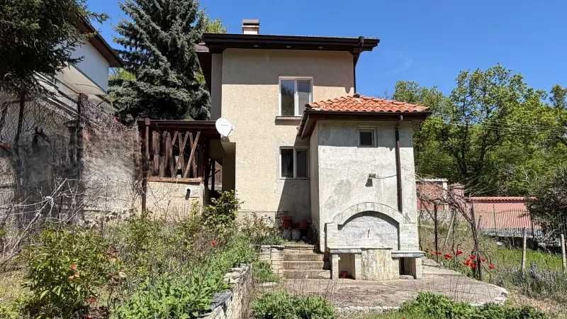 Храбрино-2ра ВЗ, Двуетажна къща