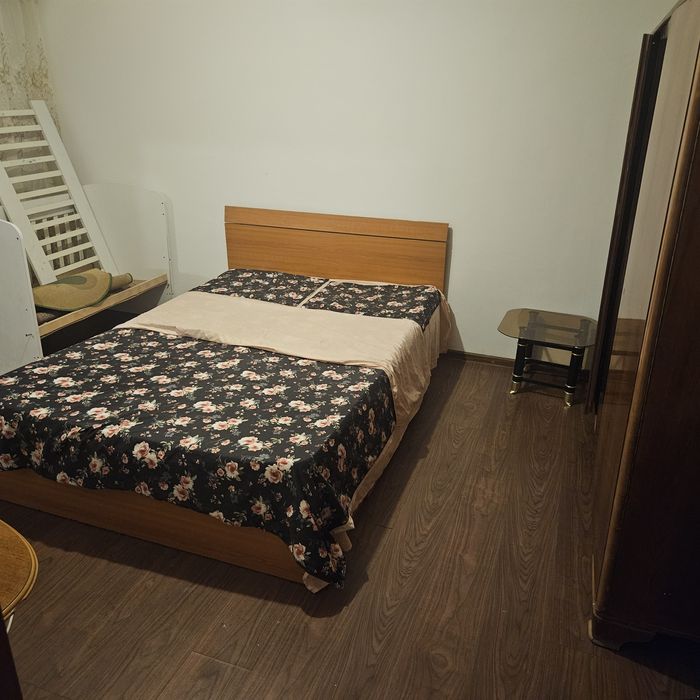 Ofer spre inchiriere garsoniera