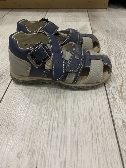 Продам детскую обувь для мальчика