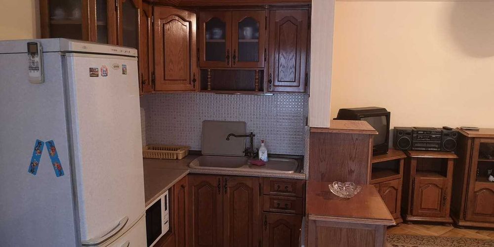 Дава се под наем Тристаен апартамент в Бургас, Център - 90 кв.м за 225 € - Снимка #8