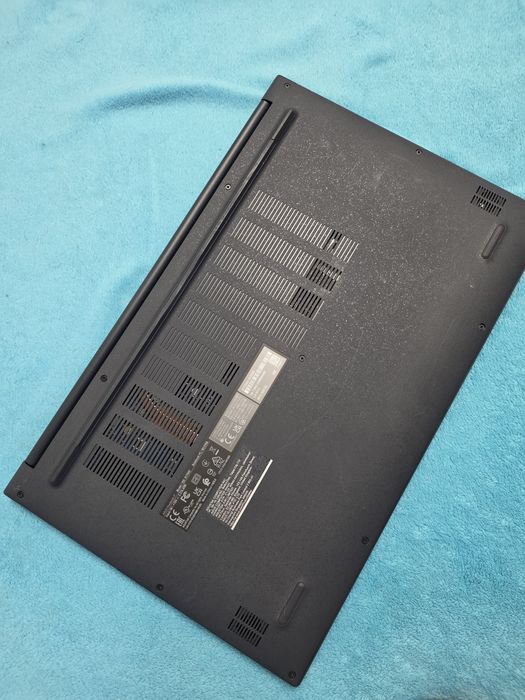 VivoBook 17 . I7. / 16g ram / 512 ssd  17,3" ips