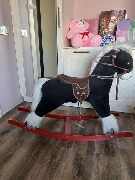 Лашадь качалка ( для детей)