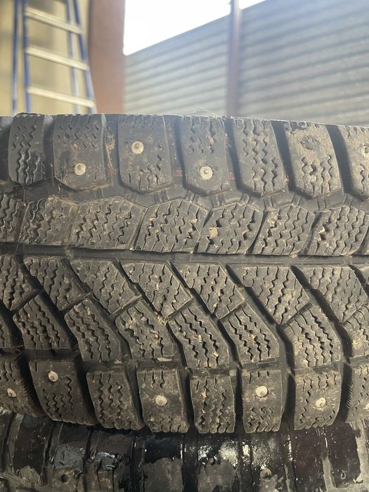 Шины шипованные комплект