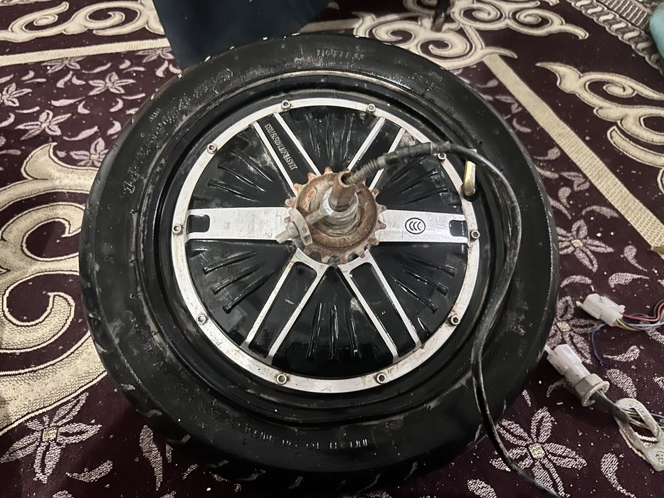 Ск8 матор и контролер сигнализатсиа акум задный фар