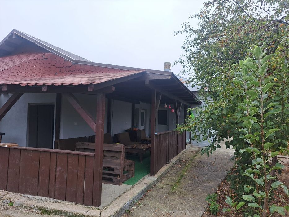 Vând casa în comuna Radovanu,județul Calarasi