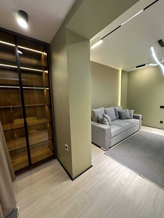 Сдаю срочно новую 3-ком квартиру на Цум Ц-7 3/4/4 (P6)