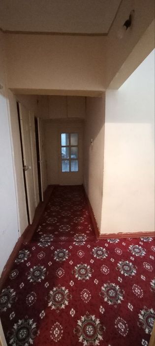 Продаётся 4 комнатная кваритра в центре города