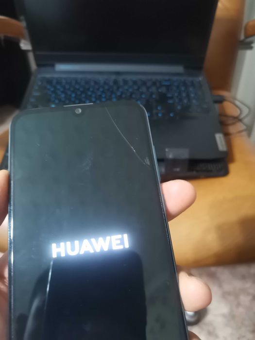 Продам Huawei Y8