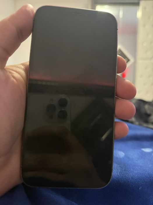Vand iphone 12 pro urgent