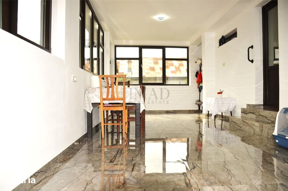 Casa de inchiriat in Vacaresti, 7 km de Targoviste spatiu generos, cur