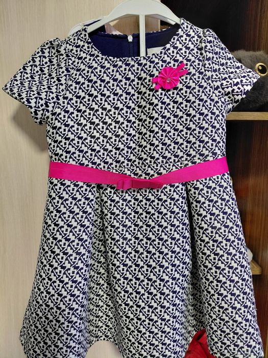 Продам платье на девочку.