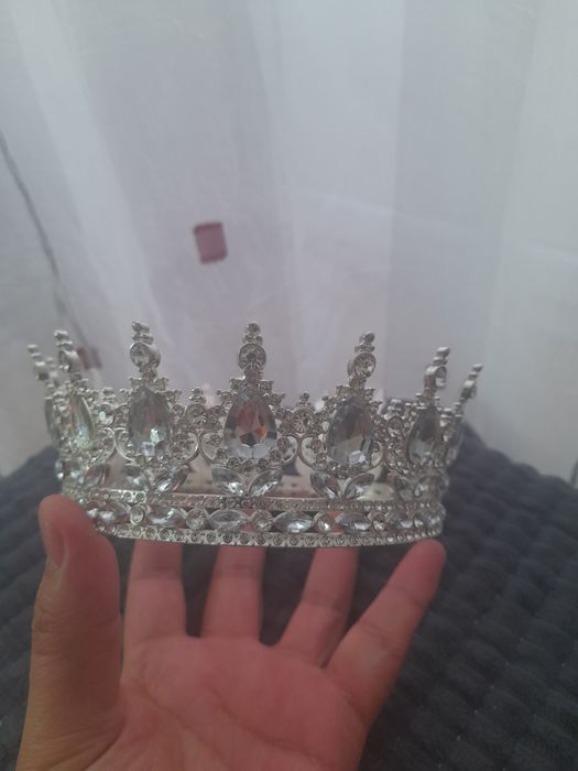 Продам корону королевы