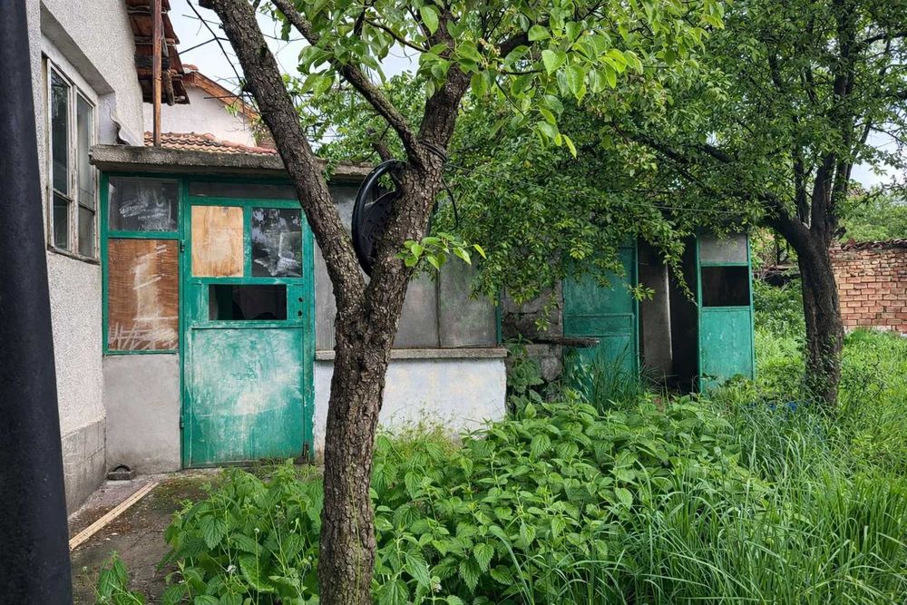Къща за продажба в с.Чавдар